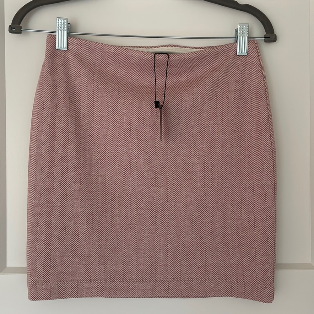 Express skirt- dark pink and cream herringbone pattern size XS